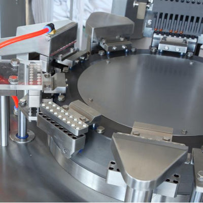 آلة تعبئة الكبسولة الأوتوماتيكية بالكامل PLC مع شاشة تعمل باللمس من ماركة Siemens الألمانية