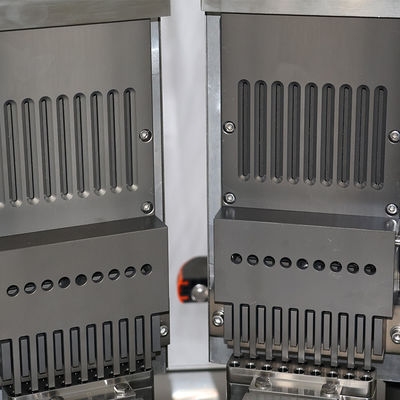 صغير آليّ كبسولة صيدلانيّ تعبئة آلة 380V 50Hz 3 طور محرك