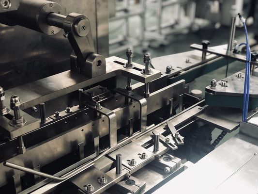 آلة التعبئة الأفقية التلقائية الكاملة للمستحضرات التجميلية